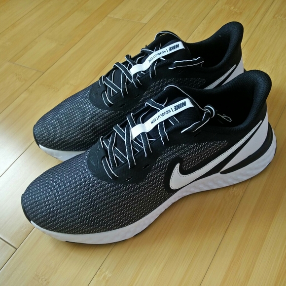 -NEW- Men's Nike Revolution 5 EXT Sneakers 10 - Picture 8 of 16